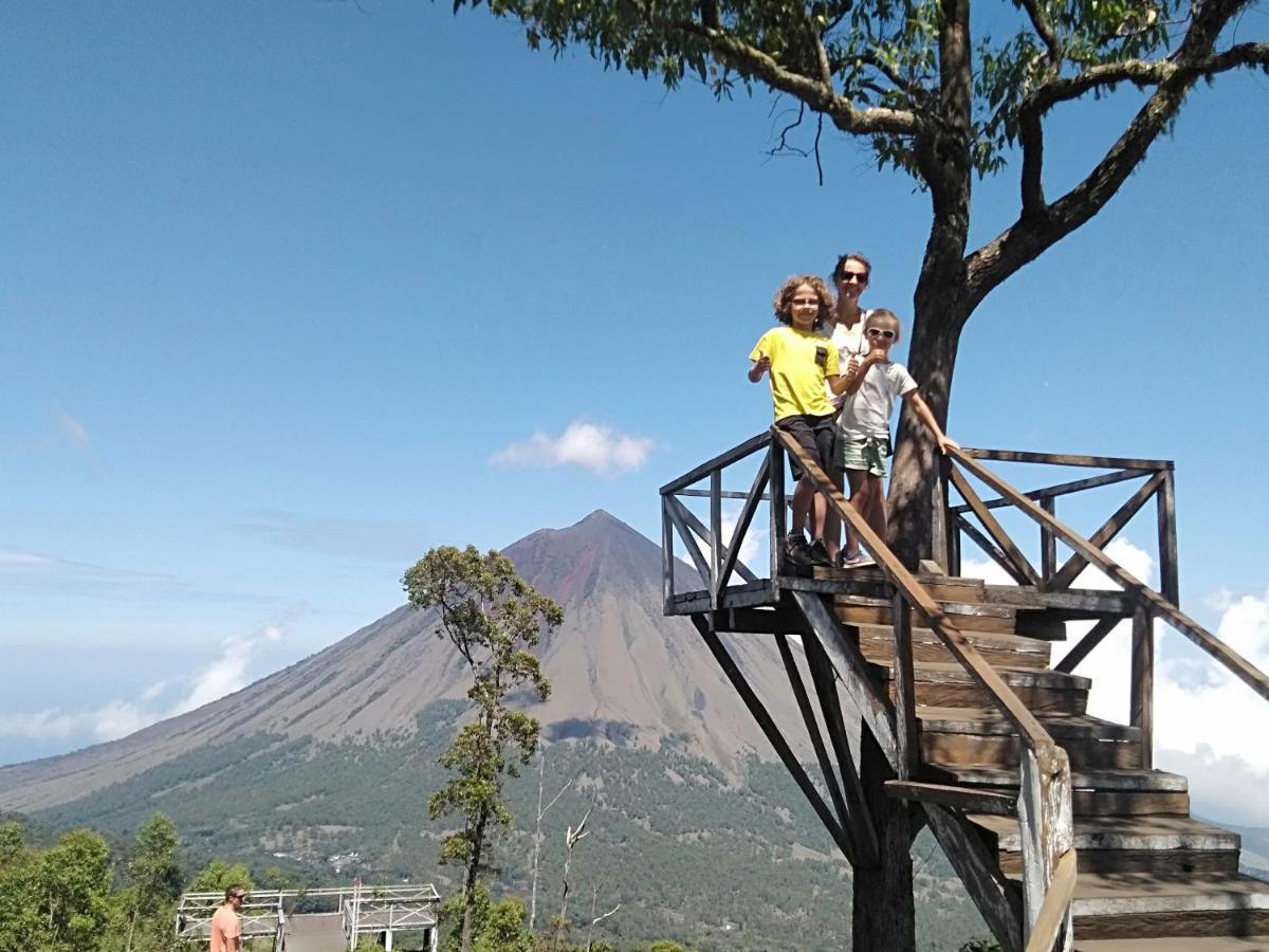 Arnolds Familly Homestay Bajawa Eksteriør billede