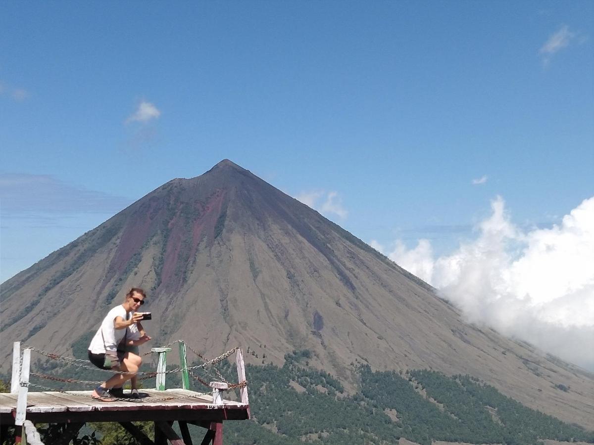 Arnolds Familly Homestay Bajawa Eksteriør billede
