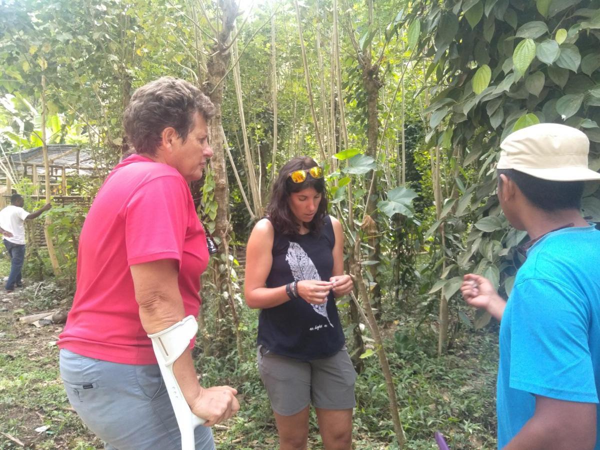 Arnolds Familly Homestay Bajawa Eksteriør billede