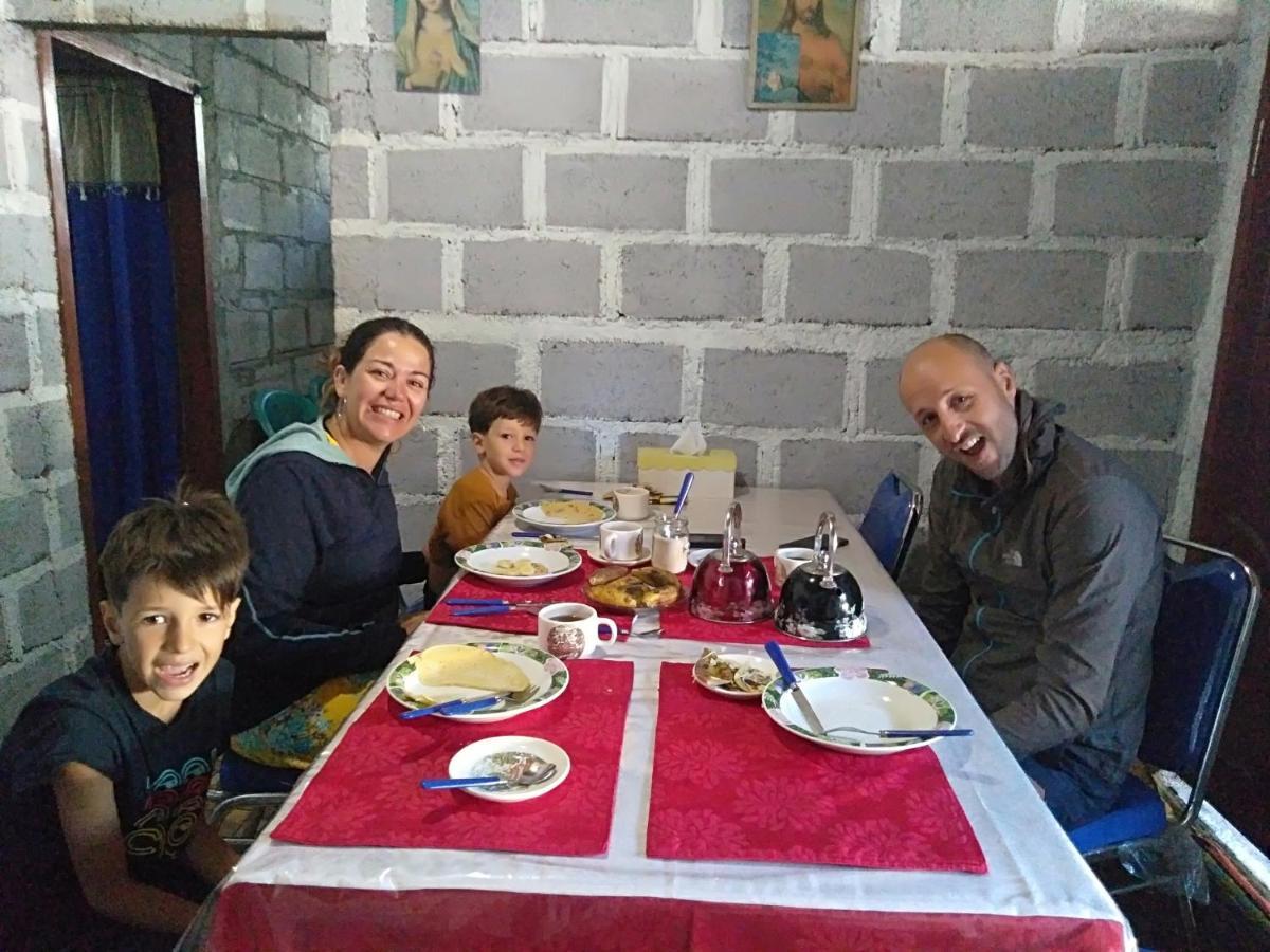 Arnolds Familly Homestay Bajawa Eksteriør billede
