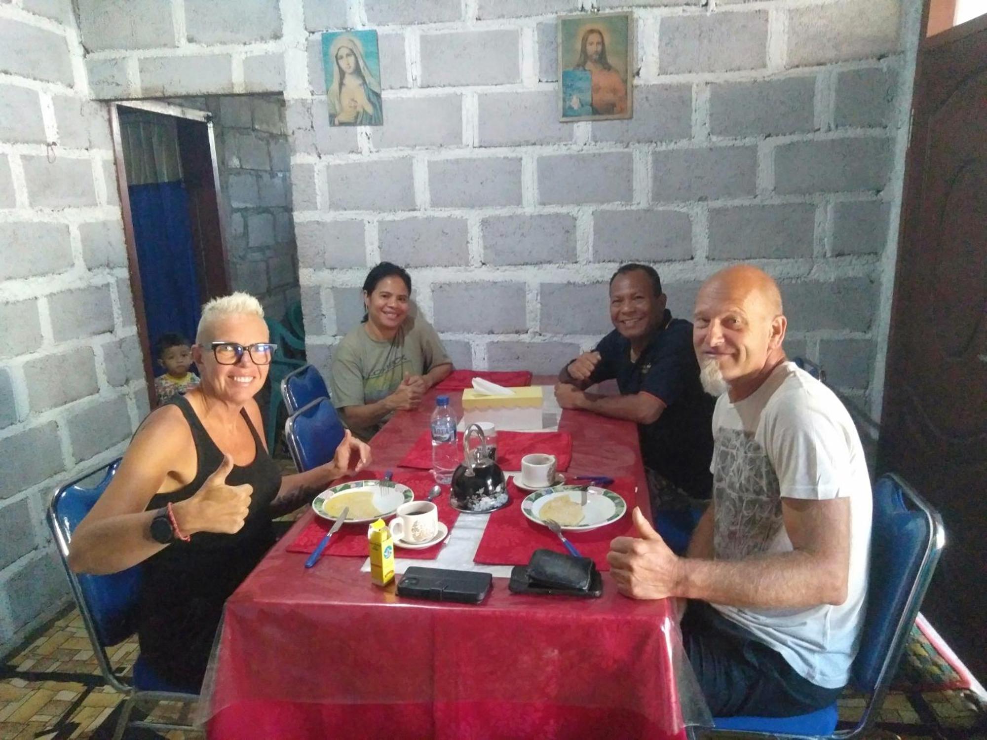 Arnolds Familly Homestay Bajawa Eksteriør billede